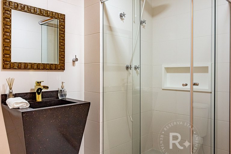 Clube Frente Mar | Sauna | Piscina | Beto Carrero