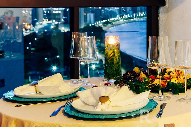 Clube Frente Mar | Sauna | Piscina | Beto Carrero