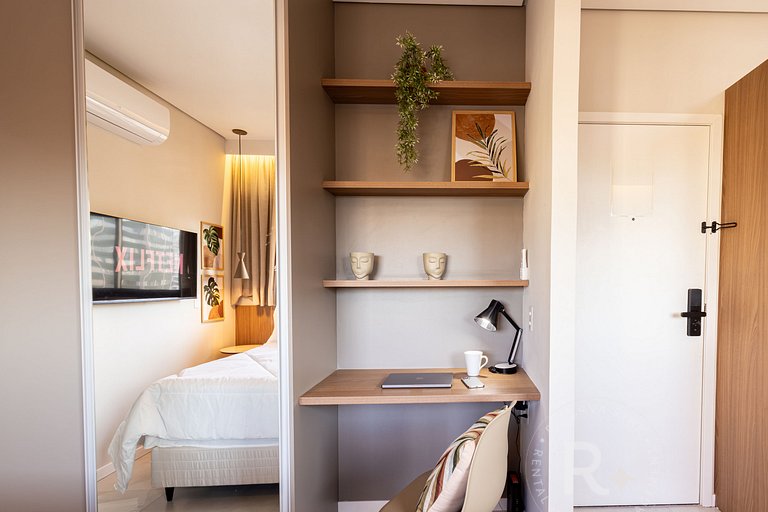 Studio 3 pessoas • A/C • Consulado • 2 min Metrô