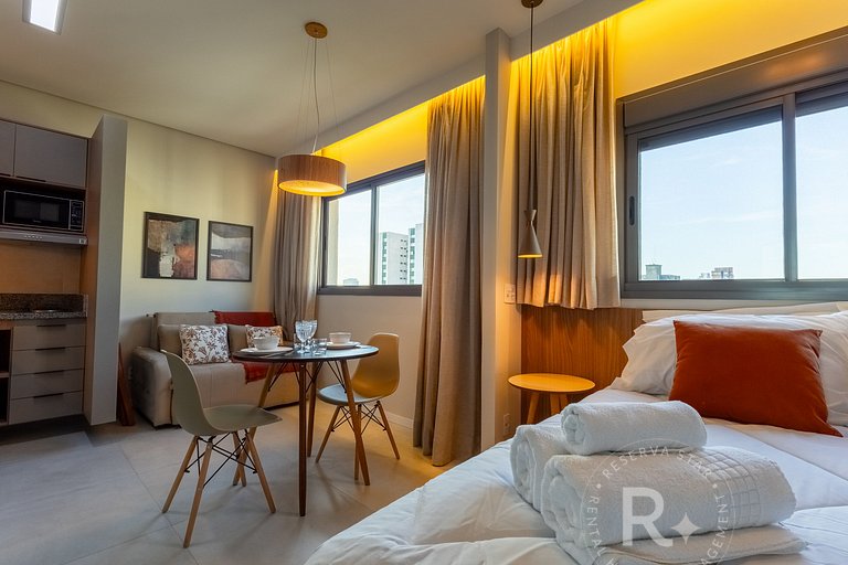 Studio 3 pessoas • A/C • Consulado • 2 min Metrô