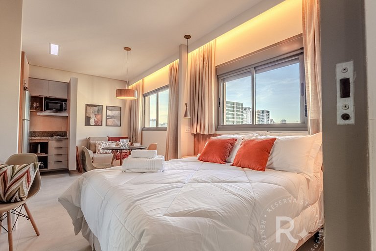 Studio 3 pessoas • A/C • Consulado • 2 min Metrô