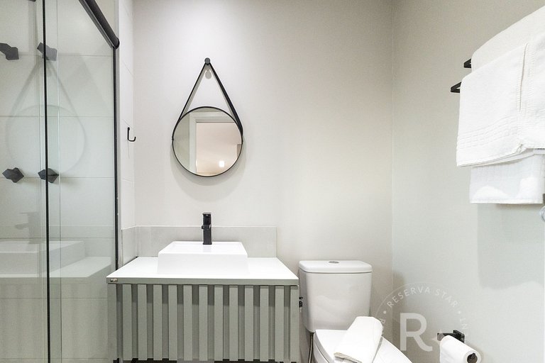 Studio 3 pessoas • A/C • Consulado • 2 min Metrô