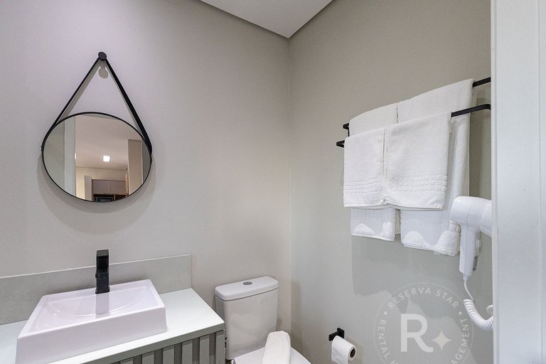 Studio 3 pessoas • A/C • Consulado • 2 min Metrô