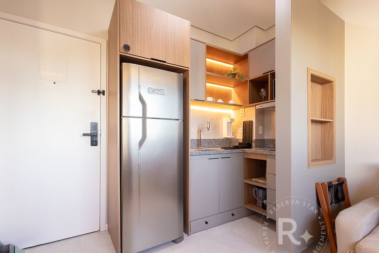 Studio 3 pessoas • A/C • Consulado • 2 min Metrô