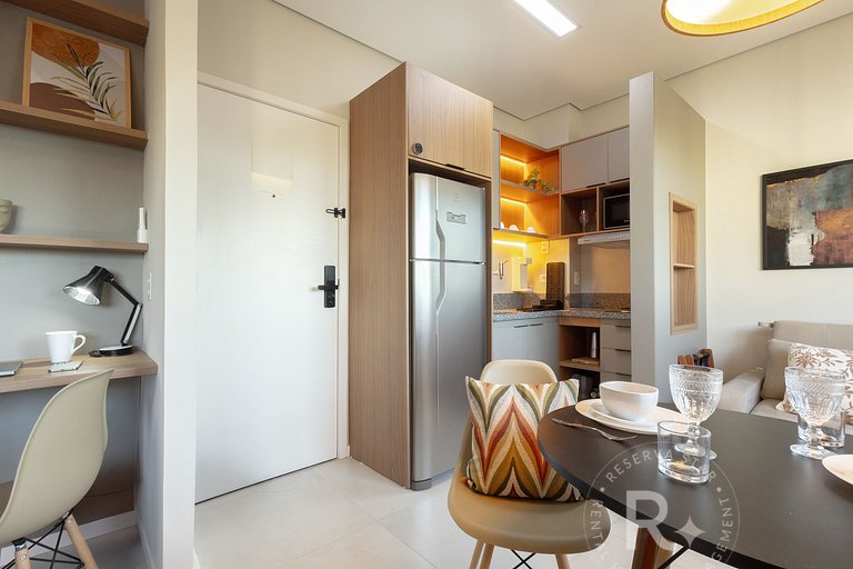 Studio 3 pessoas • A/C • Consulado • 2 min Metrô