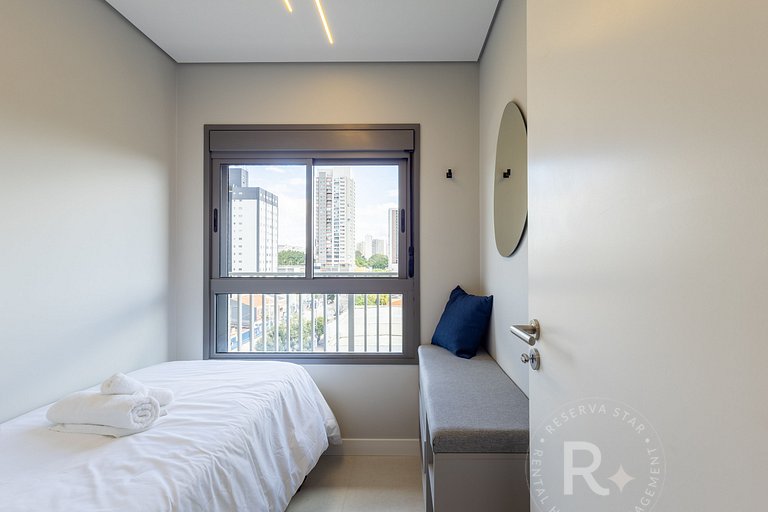 New 2-Bedroom Apt | A/C | Next to Consulate | 2 min to Metro