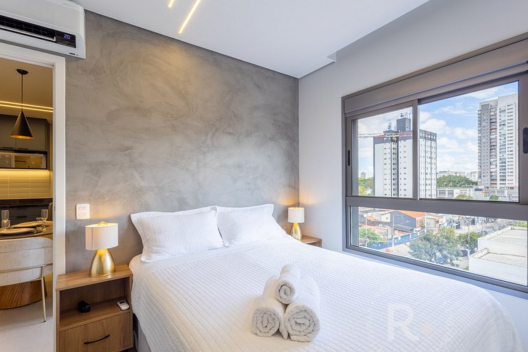 New 2-Bedroom Apt | A/C | Next to Consulate | 2 min to Metro