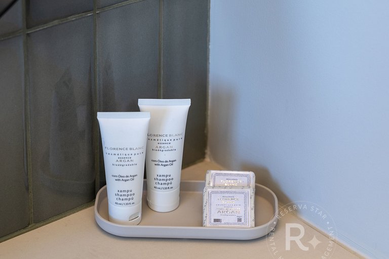 New 2-Bedroom Apt | A/C | Next to Consulate | 2 min to Metro